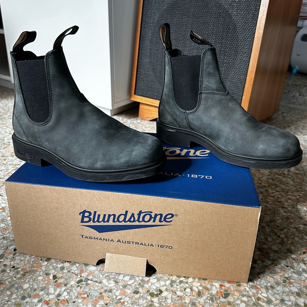 Women’s Blundstone Rustic Black 1308 Chelsea Boots